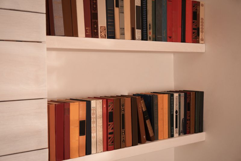 Bookshelves Installation